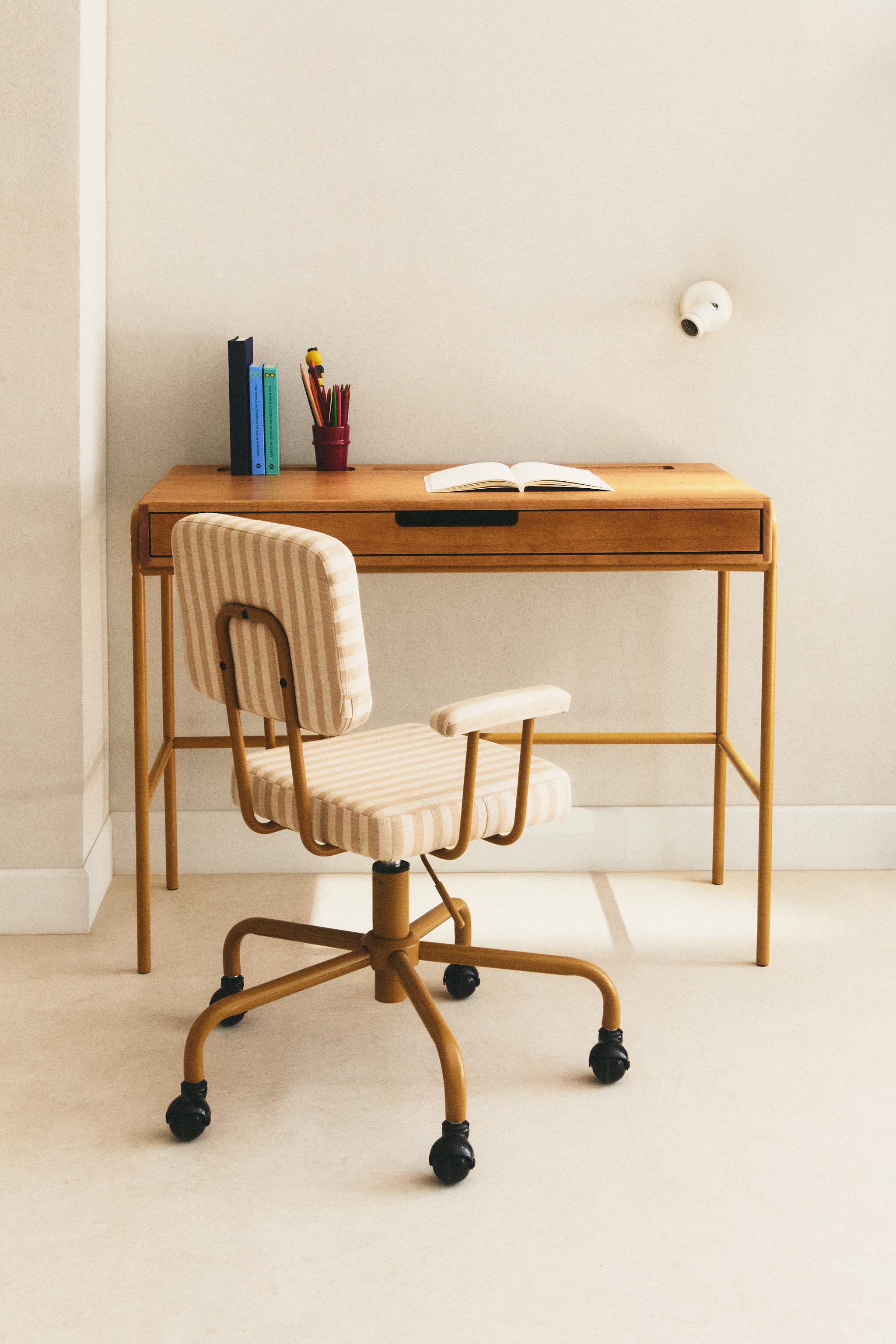 KIDS' WOODEN DESK